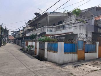 Disewakan Rumah Kartini Uku 8x15 Strategis 2 Lantai 3 Kt + 1 Km Siap Huni