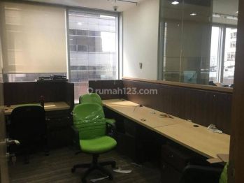 Kantor menara sudirman di Jalan jendral sudirman 150 m
