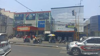 Disewakan ruko 3.5 lantai di raya pandaan Pasuruan Jalan raya kembar