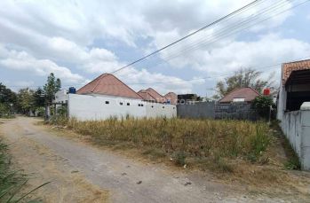 Murah, 3 Jutaan Dekat Stadion Maguwoharjo Jogja, SHM