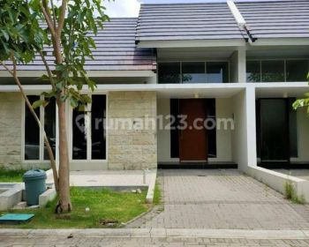 Rumah Northwest Park Lake Central Hill Citraland Surabaya Barat
