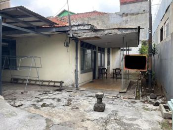Dijual cepat murah BU rumah lama strategis di Pejaten Jakarta Selatan