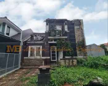 DIJUAL RUMAH HITUNG TANAH SANGAT STRATEGIS TELAGA GOLF SAWANGAN DEPOK