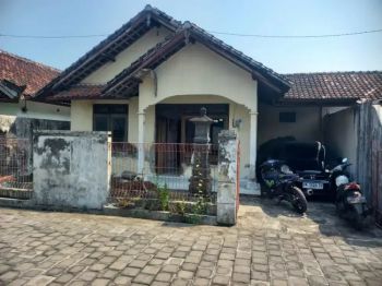 Jual tanah bonus bangunan di jln palapa dkt sidekarya,panjer Sesetan