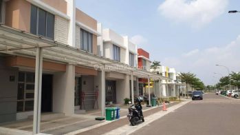 Disewakan rumah ready 2 lantai di pik 2