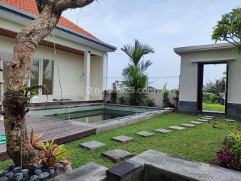 Minimalist 2 BR Villa With Paddiy Fields View In Cemagi Bali