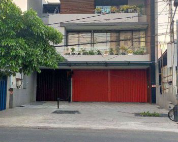 PIYNE, TEMPAT USAHA 3 LANTAI PUSAT KOTA JL KEDUNGSARI