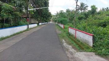 Tanah Kapling Barat Cebongan dkt Polsek Seyegan Mobil Simpangan