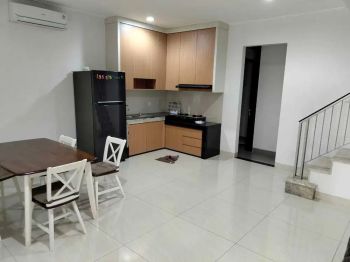 sewa rumah 3 lantai golf island PIK uk 6x12,5m furnished