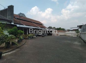 TEMPAT USAHA DAN RUMAH STRATEGIS NOL JALAN SINGOSARI