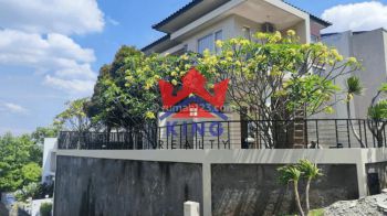 Di Sewakan Rumah 2 Lantai Bagus di Graha Candi Golf Panorama, Semarang Nt