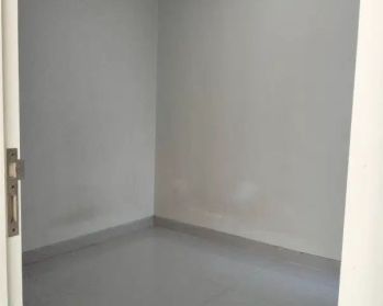 disewakan murah rumah 2 lantai ada carport Puri Safira Menganti