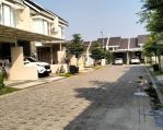 thumbnail-disewakan-murah-rumah-2-lantai-ada-carport-puri-safira-menganti-9