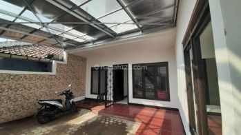 Rumah nyaman dan terawat 2 lantai di Karasak