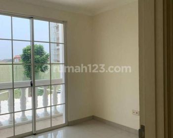 Tersedia Rumah 3 Lantai di Jl Green Lake City Untuk Di Sewakan