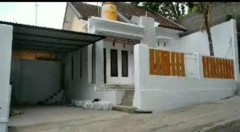 Dijual Rumah GN CATUR Gatsu Barat.Luas Tanah 1.21are. Lokasi Pojok.