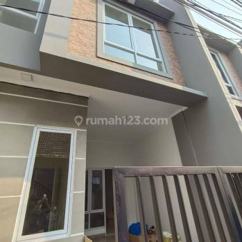 Rumah Dijual di Tanjung Duren