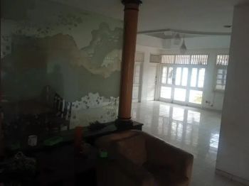 Dijual rumah cantik jln mt Haryono tangerang