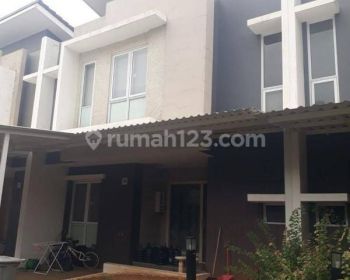 Rumah 2 Lantai Sudah Renovasi SHM di Shymphonia Premium,tangerang