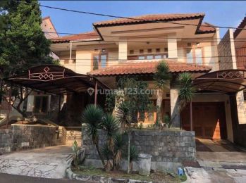 Disewakan Rumah Asri Dan Luas Dalam Komplek PRV Gegerkalong