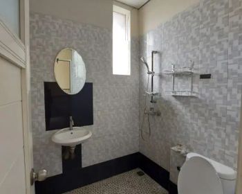 Disewakan rumah 2 lantai yang nyaman dan asri