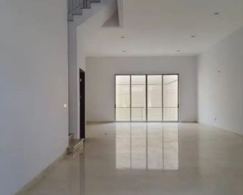 Dijual rumah golf island type mahogany rumah rapih