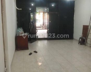 Ruko disewakan murah dan terasnya juga bisa di sewakan