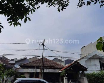Rumah Hitung Tanah di Raya Manyar Kertoadi, Surabaya Timur