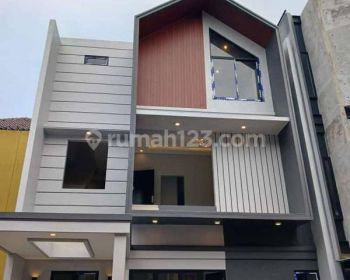 Dijual Cepat Atlanta avillage 80m2 lb 165 3 lantai. KT 3 KM 2