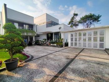 Dijual Rumah keren di Komplek Graha Puspa Lembang Bandung