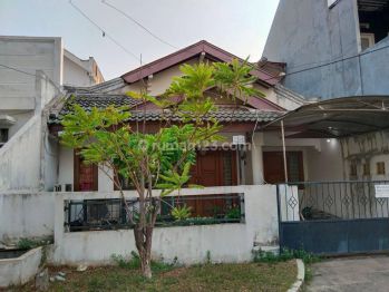 Rumah tua, lokasi strategis, dekat Rs. Pd. Indah Bintaro