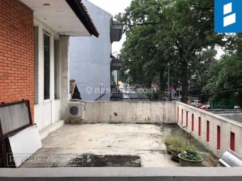 Rumah Kantor Cihampelas Cipaganti Bandung SHM