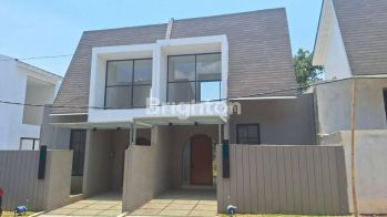 RUMAH VILLA SIAP HUNI BATU MALANG