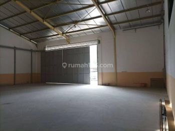Sewa gudang di Cakung Jakarta Timur 3000m2 Strategis Baru Ada loading dock dekat