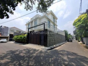 Rumah Mewah Di Jl Gedong Baru Utara Tomang Jakarta Barat