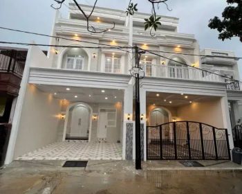 Rumah 3 Lantai Premium Lux Dalam Komplek Asri Depok