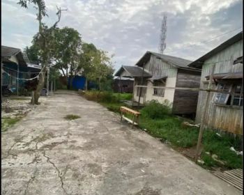 DIJUAL TANAH YANG DIATASNYA ADA 2 BANGUNAN RUMAH