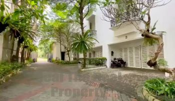 Disewakan Town House Mewah Di Area Cilandak/Pondok Indah STDN0063