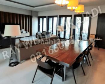 Rumah Modern  di Setraduta