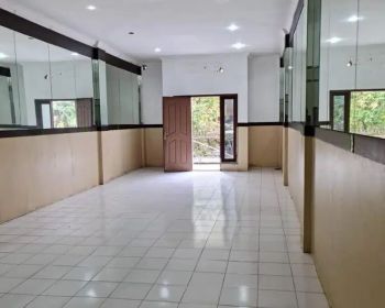 DISEWAKAN RUKO DARMO BARU BARAT DEKAT MAYJEN SUNGKONO,KUPANG INDAH