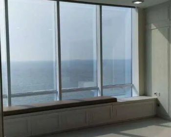 Apartement Regatta 3 BR Seaview Tower London Semi Furnish, Jakut