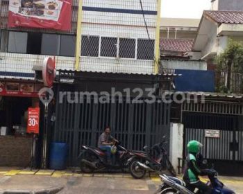 Di Sewakan Murah Ruko 3 Lantai Lokasi Strategis di Dekat Mall