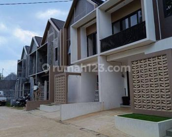 Saat punya sendiri atau invenstasi masa depan akses nempel jalan raya