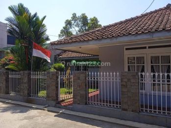 Rumah Lama Terawat Layak Huni di Jual Cukup Murah