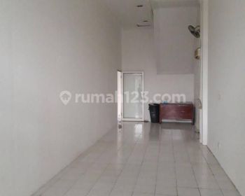 Ruko di Lebak Bulus, Jakarta Selatan