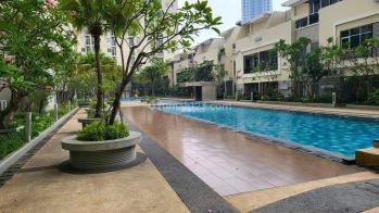 Di jual murah Apartemen Maple Park 3 Kamar Tidur Bagus lantai atas nyaman sudah