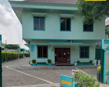 Disewakan Gedung 2 lt di Jl Dharmahusada Utara Surabaya