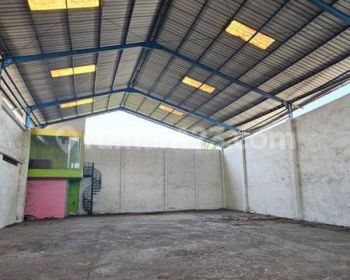 Gudang di Buduran, Sidoarjo Tersedia Halaman Parkir Luas