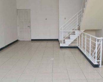 Dijual ruko siap huni, lokasi strategis di Bolevard Hijau