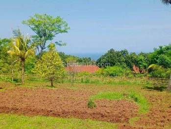For sale flat land with good view to the sea and good acces road